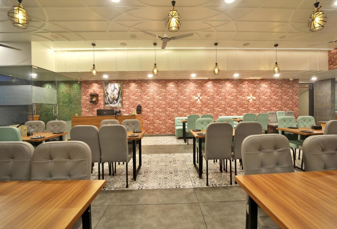 Saish Hotel Shirdi Zewnętrze zdjęcie