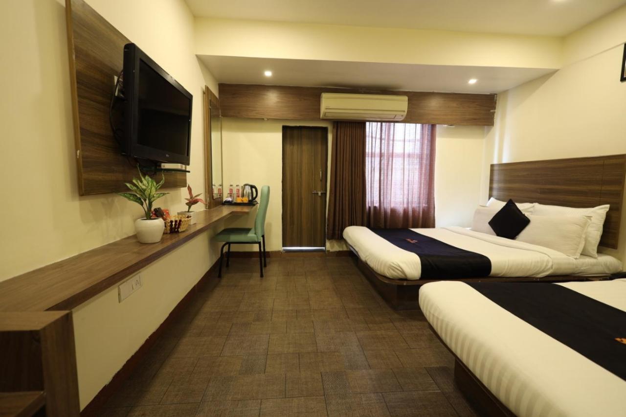 Saish Hotel Shirdi Zewnętrze zdjęcie