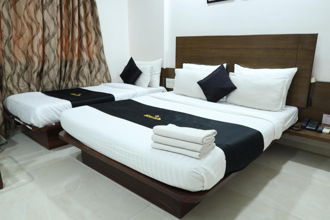 Saish Hotel Shirdi Zewnętrze zdjęcie