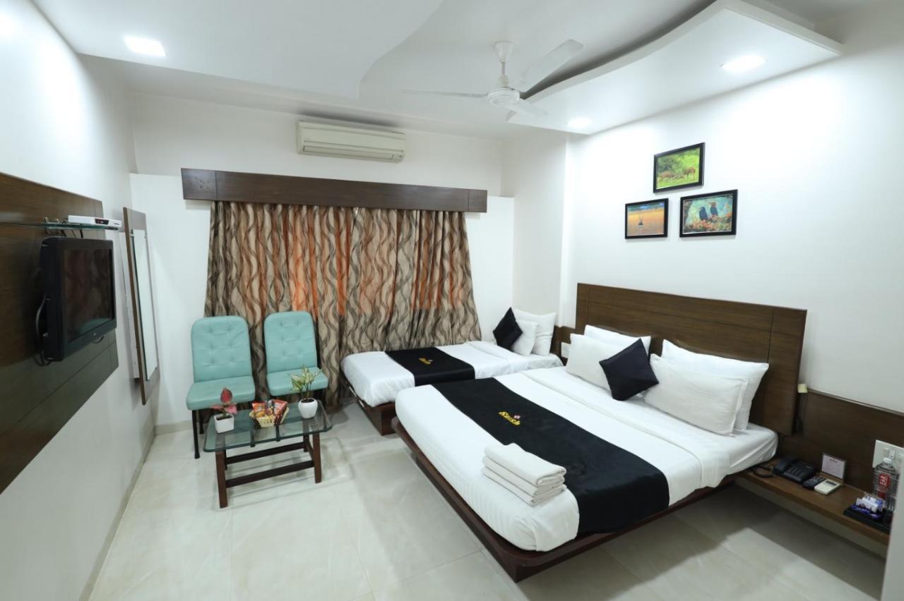 Saish Hotel Shirdi Zewnętrze zdjęcie