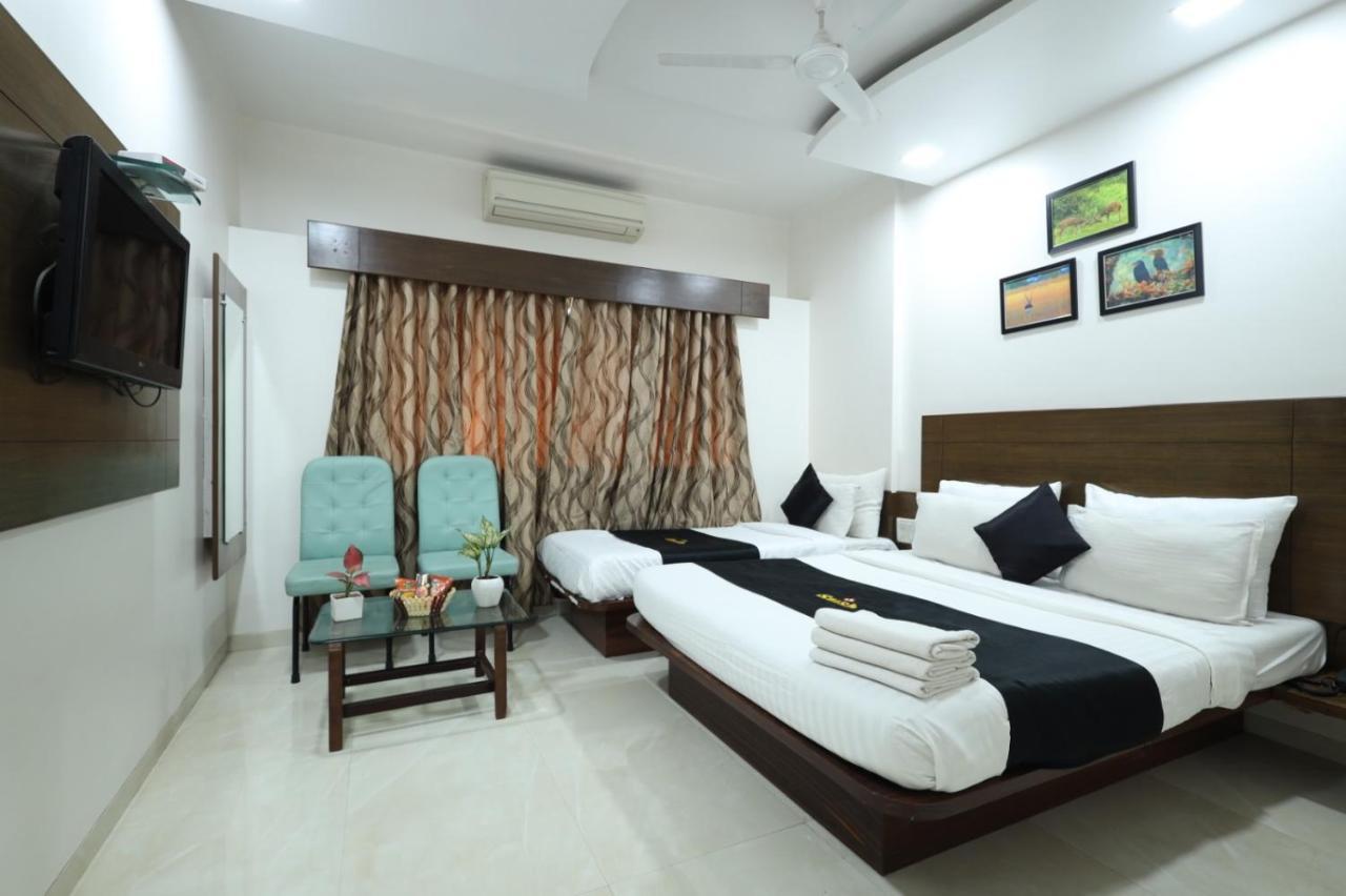 Saish Hotel Shirdi Zewnętrze zdjęcie