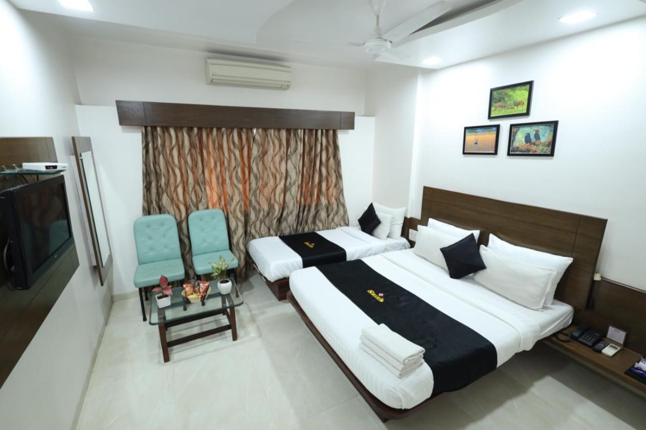 Saish Hotel Shirdi Zewnętrze zdjęcie