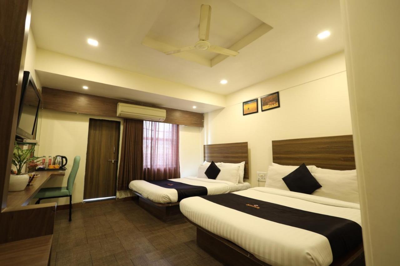 Saish Hotel Shirdi Zewnętrze zdjęcie