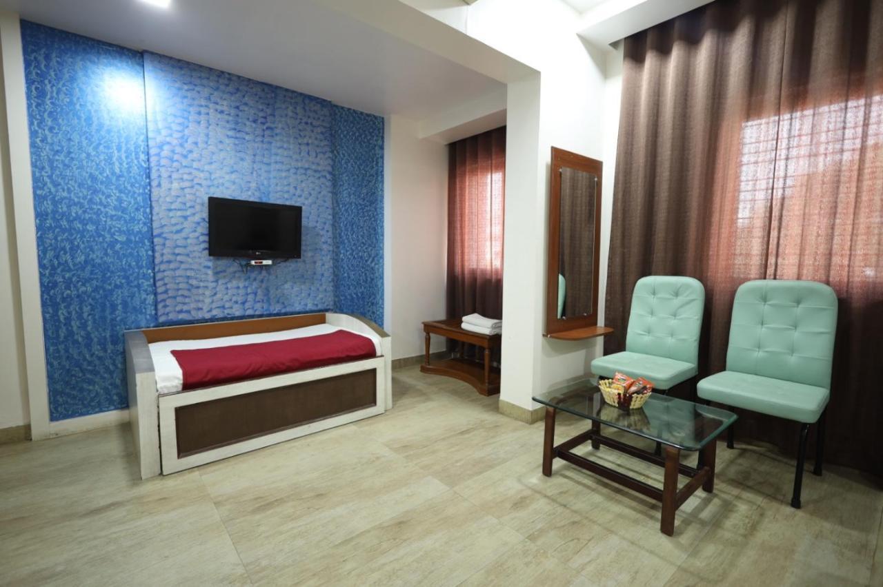 Saish Hotel Shirdi Zewnętrze zdjęcie