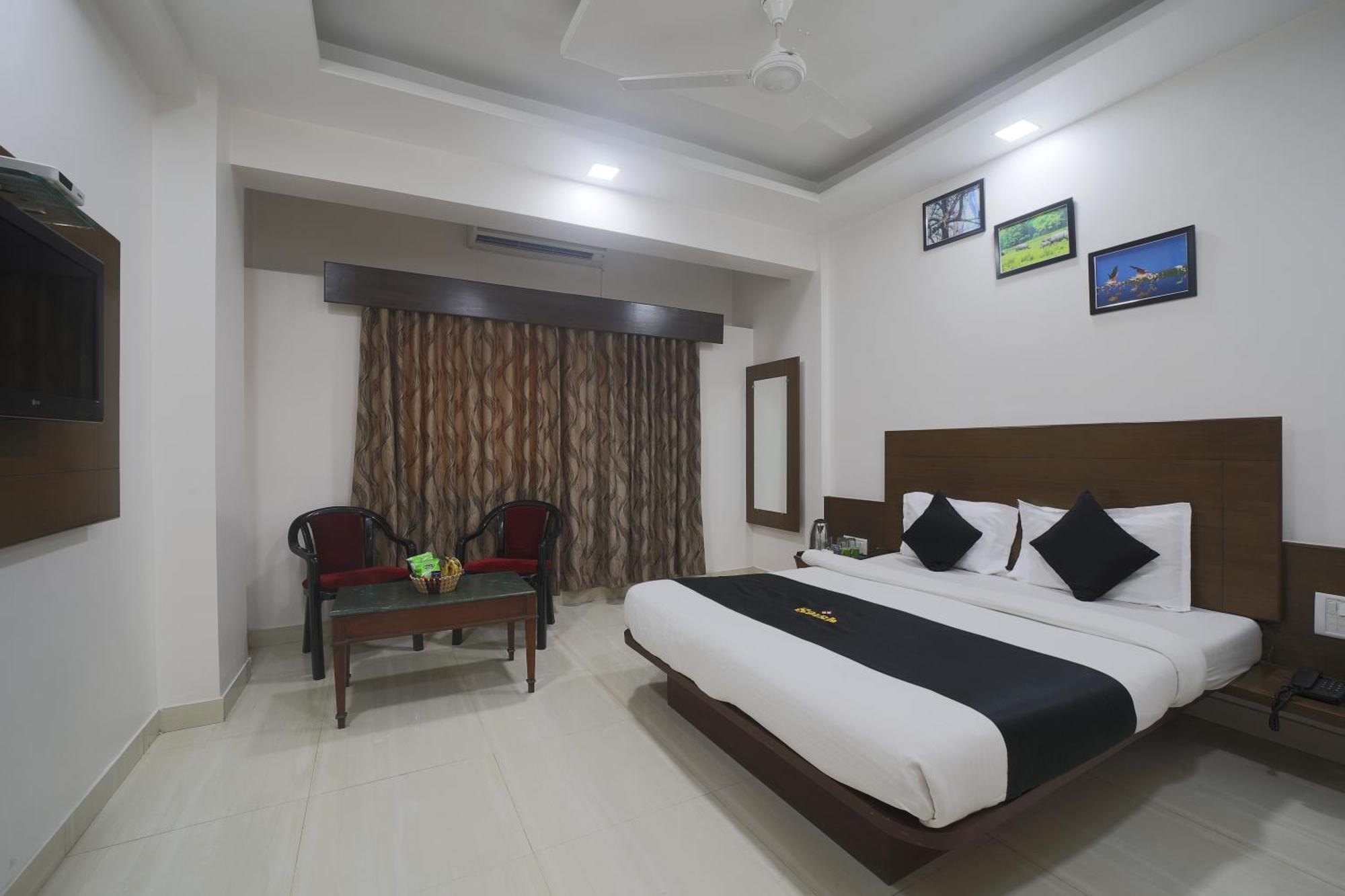 Saish Hotel Shirdi Zewnętrze zdjęcie