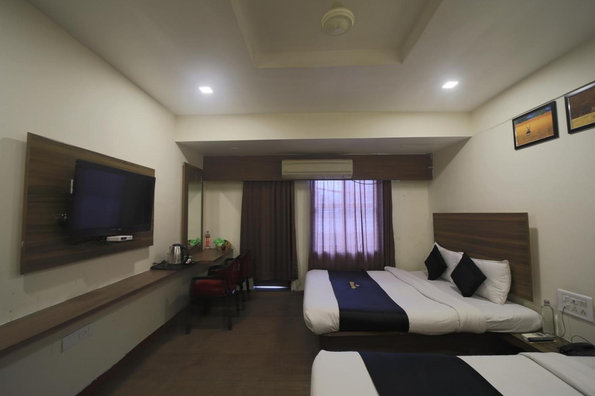 Saish Hotel Shirdi Zewnętrze zdjęcie
