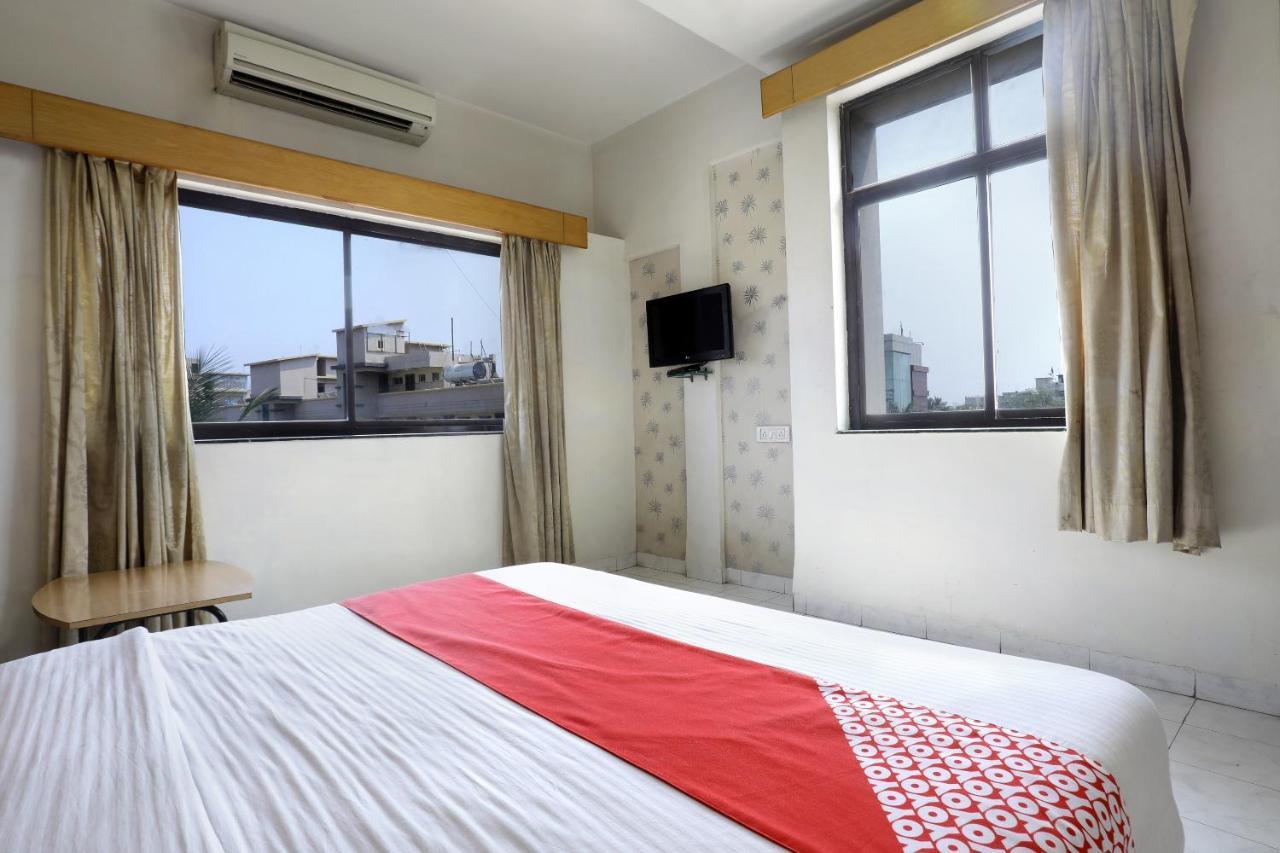 Saish Hotel Shirdi Zewnętrze zdjęcie