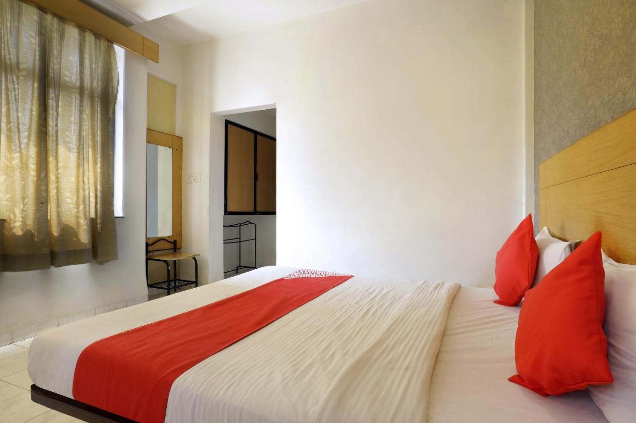 Saish Hotel Shirdi Zewnętrze zdjęcie